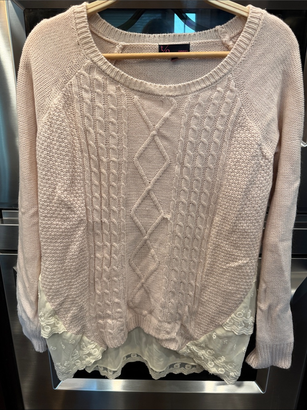 Women’s Cream Cable-Knit Sweater with Lace Hem